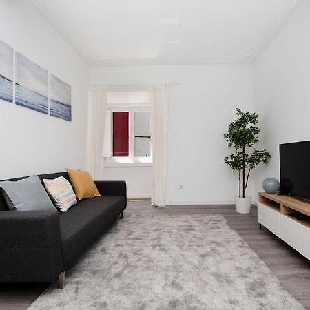 Santa Marta Cozy Apt W/ Ac Lisbon Luaran gambar