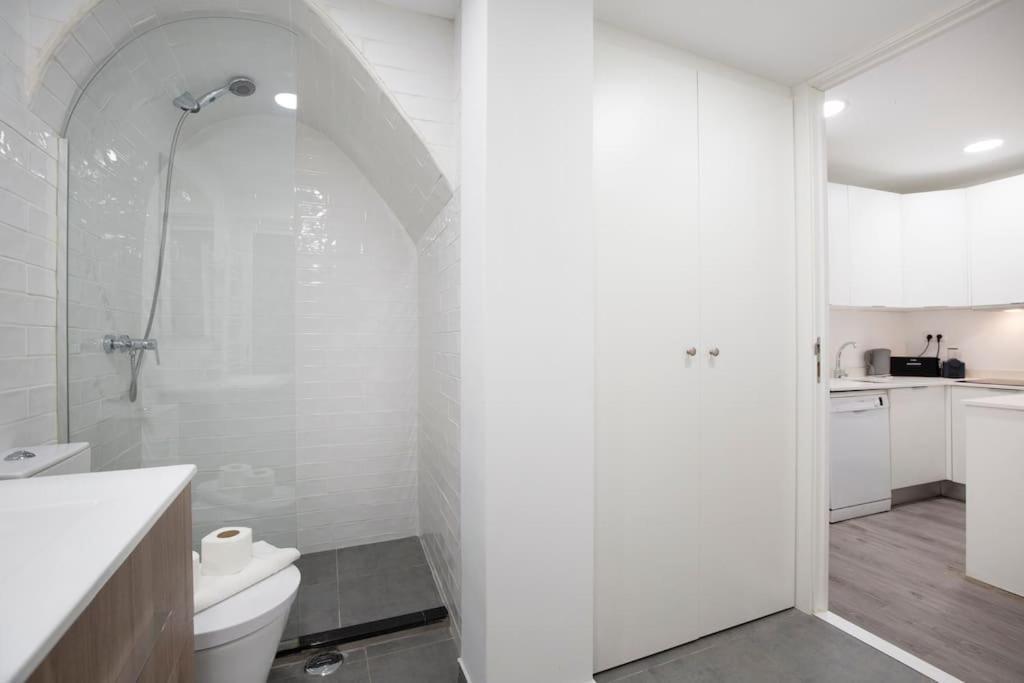 Santa Marta Cozy Apt W/ Ac Lisbon Luaran gambar