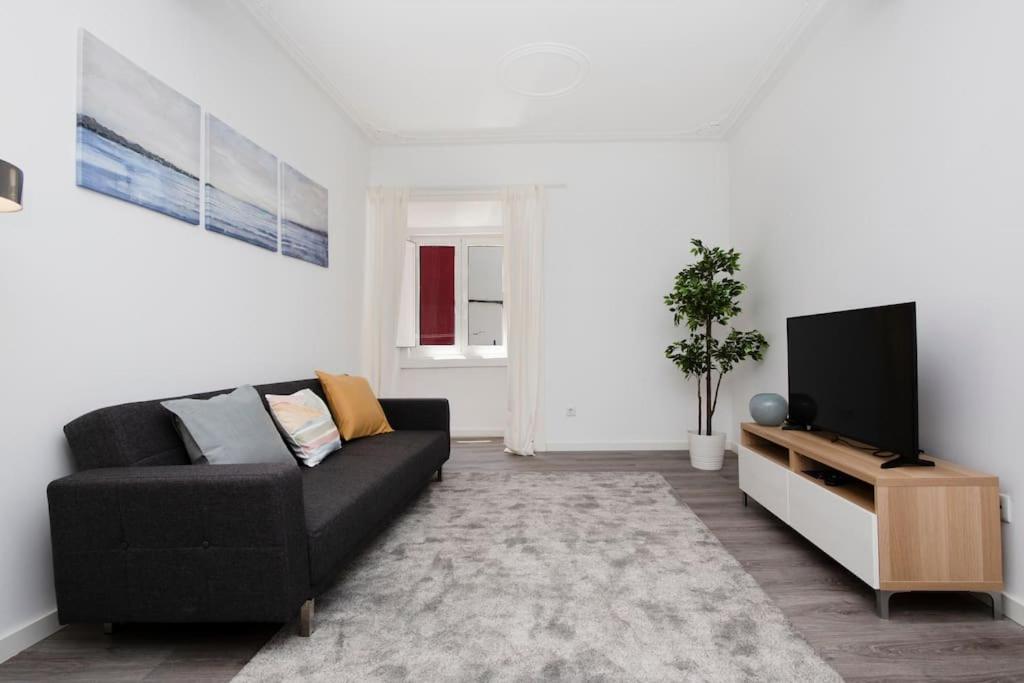 Santa Marta Cozy Apt W/ Ac Lisbon Luaran gambar